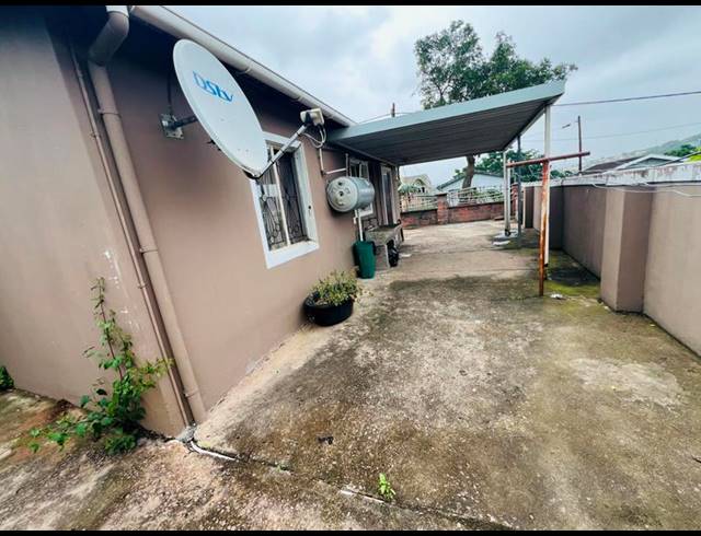 2 BEDROOM HOUSE FOR SALE IN NEWLANDS EAST